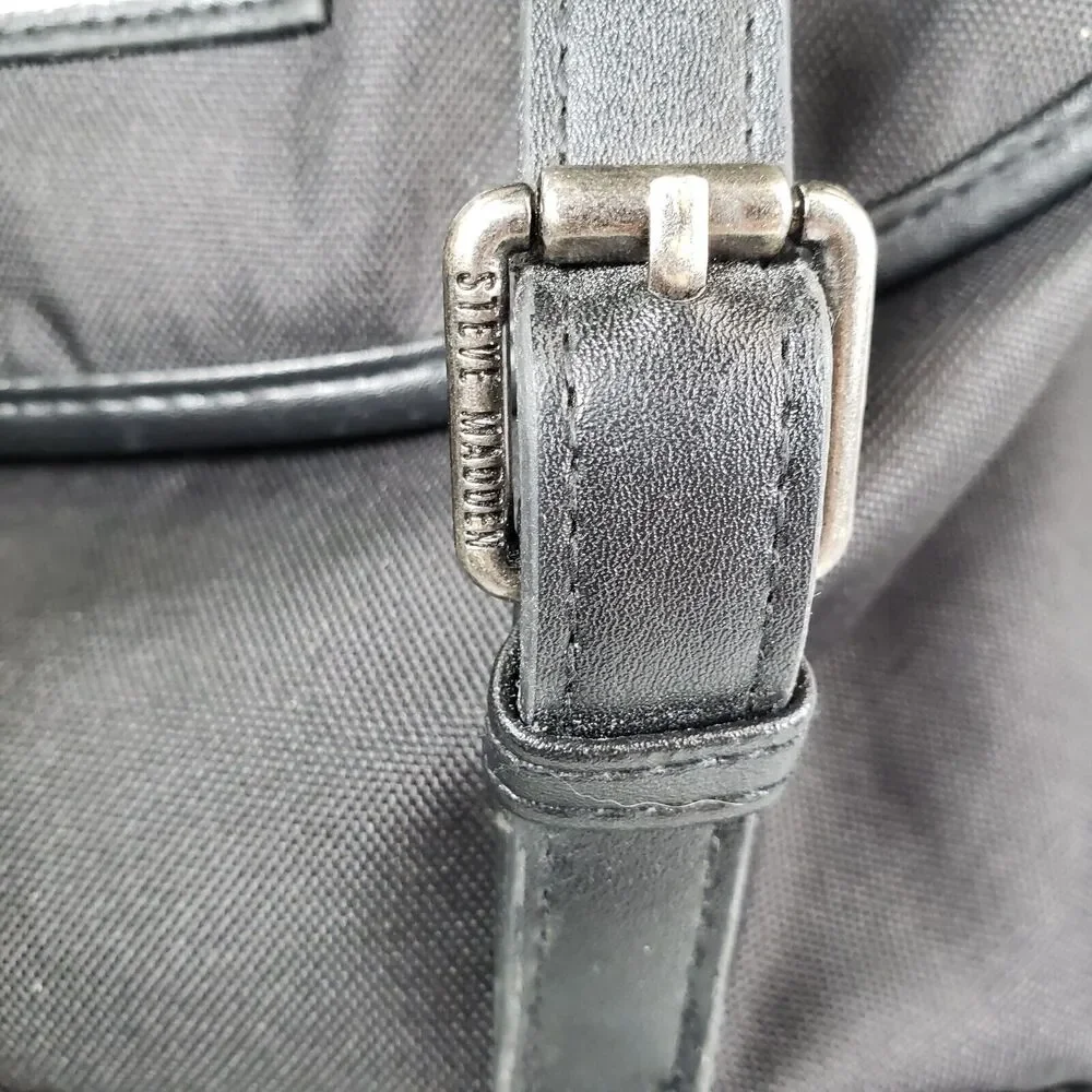STEVE MADDEN Classic Utility LOGO Backpack/ Laptop Bag Black And White